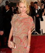 高清组图：纽约大都会庆典 凯特-伯斯沃茨秀美背