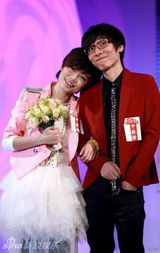 组图：中歌榜提名揭晓 尚雯婕李宇春等上演婚纱秀