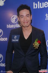 组图：陈豪避看太太亲热戏 赚奶粉钱自嘲惹人嫌