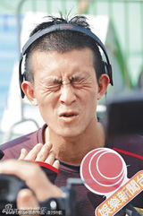 组图：陈冠希坚持跑完马拉松 一心慈善否认要洗底