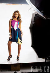 幻灯图集：杰西卡-阿尔芭杂志写真 秀性感美腿