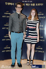 组图：众星捧场ULALASESSION林允泽婚礼