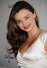 高清组图：《W》杂志金球奖派对米兰达爆乳亮相