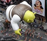 组图：熊猫阿宝史莱克等领衔纽约感恩节大游行