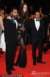 高清：《注脚》首映 《花花公子》女模透视装撩人