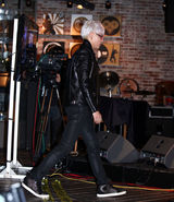 高清图：BigBang成员G-dragon和TOP纪念发行新专辑