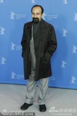 高清：《内达和西敏》亮相 莱拉-哈塔米黑衣玩神秘