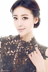 组图：陈紫函知性写真大赏 完美花瓶曲线傲人