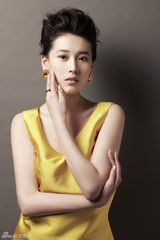 组图：宁丹琳夏日写真冷艳卖萌两不误