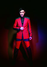 组图：张睿最新写真花样西装变身冷酷型男