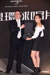 组图：天后林忆莲加盟环球 否认取代谢安琪