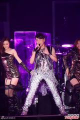 组图：陶喆与辣妹热舞互摸 谢霆锋帅气现身飙歌