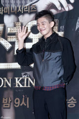 高清组图：申世京刘亚仁等出席《时尚王》记者会