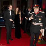 组图：威廉夫妇亮相英雄之夜贝克汉姆携儿子助阵