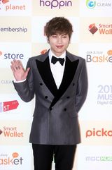 高清组图：韩团2NE1Beast等亮相Melon音乐颁奖礼