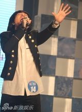 幻灯图：快男直通区终极晋级赛 5强选手挺进全国