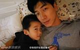 组图：张亮天天父子生活照温馨有爱