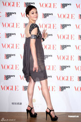 组图：影后张榕容挑战女女恋 赞杨丞琳嘴唇软