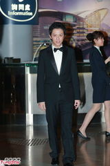 组图：晶刚香港大婚 李云迪到场摆胜利手势