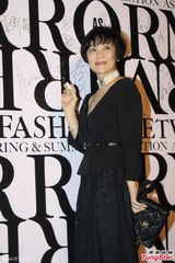 组图：张艾嘉关颖等亮相 李玟爆乳显曲线