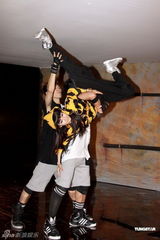 幻灯图：江若琳MV展示高难动作 苦练舞步双腿受伤