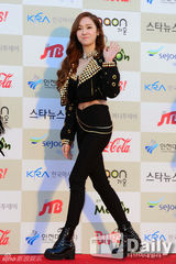 组图：EXO少女时代Sistar等亮相K-pop颁奖礼