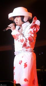 高清图：林俊杰上海开个唱 劲歌热舞大秀肌肉