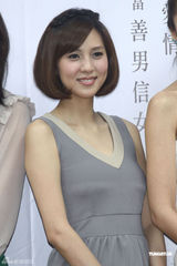 组图：隋棠《犀利人妻》签售 负面教材引导正确恋爱 