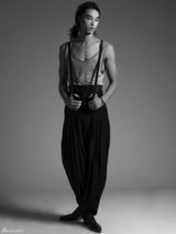 组图：马英九女婿曾当男模 昔日大片曝光