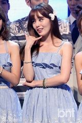 组图：4minute《MCD》两连冠 大秀热辣舞姿