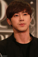 高清组图：东方神起香港火爆开唱 劲舞引疯狂