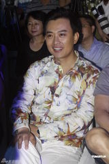 组图：众星助阵《蓝调海之恋》演绎忧伤爱情