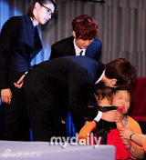 组图：韩团B1A4出席育儿节目发布会