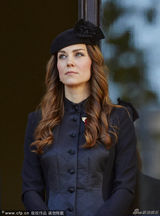 凯特王妃玫红胸针别致 寒风中撩发优雅风情(图)