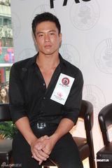 组图：林嘉欣享受照顾女儿 暂无意复出拍戏