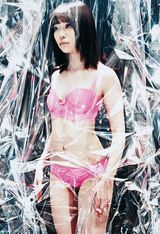 AKB指原莉乃爆冷人气暂夺冠 盘点轻熟性感照