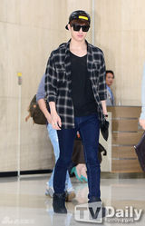 组图：SJM与CNBLUE结束中国行返韩倦容满面