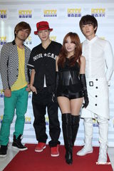 高清组图：群星共贺东森新节目 J女郎罗康妮成焦点