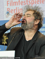 幻灯图集：《猛犸象》记者会 杰拉尔-德帕迪约亮相