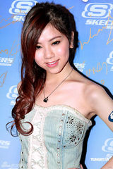 幻灯图：邓紫棋自曝是处女 与侧田恋爱不可能