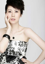 幻灯图：海清小庞克潮范登封面 秀清爽夏妆