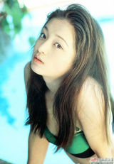 组图：滨崎步少女泳装照曝光 婴儿肥容貌变化大