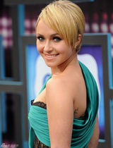 高清组图：乡村音乐协会奖 海顿-潘妮蒂尔秀美背