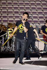 组图：任贤齐跳小薇版nobody 自夸舞技堪比杰克逊