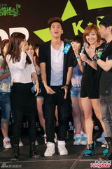 组图：MISSA成员Min望与Twins合作 团体压力大