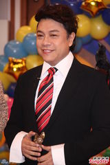 组图：小S被问胖达人千万转让 快闪避谈