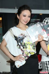 组图：阿沁升格当作家 F.I.R年底出新专辑