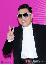 组图：PSY个唱记者会新洗脑神曲出炉