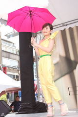 组图：梁静茹顶高温开唱 期待度假造人成功