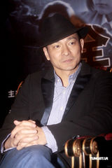 幻灯图集：《未来警察》首映 徐娇人小鬼大反问记者